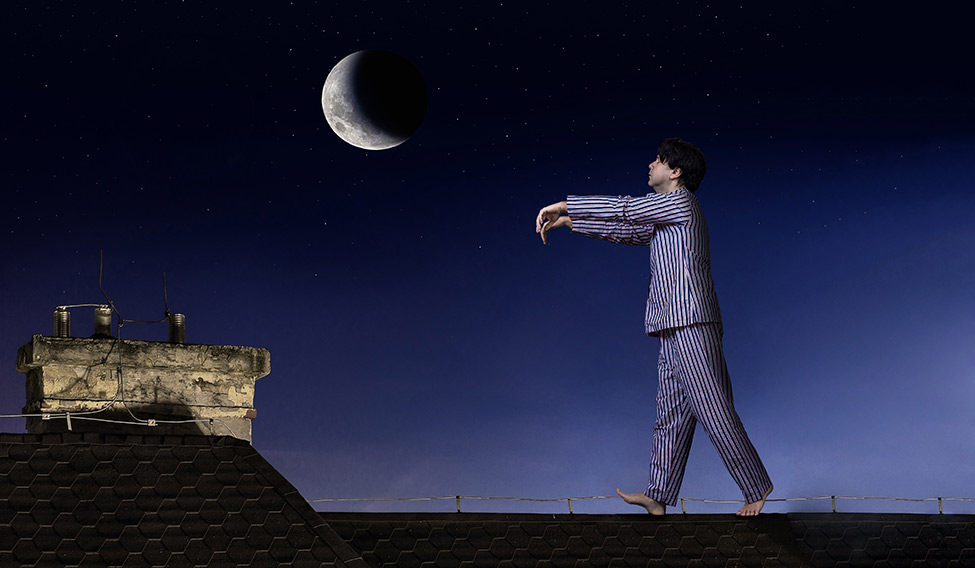 Parasomnia, Sleepwalking, Berjalan saat Tidur Penyebab Mengantuk Walau Tidur Cukup